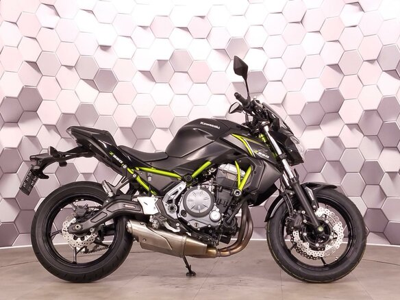 2018 Kawasaki Z 650, чёрный, 669000 рублей - вид 2