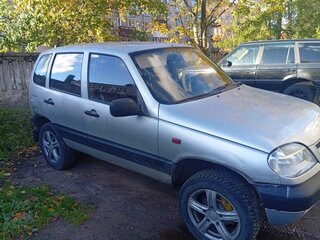 2006 Chevrolet Niva I, серебристый, 170000 рублей, вид 2