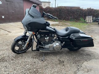 2018 Harley-Davidson Street Glide, чёрный, 1215000 рублей, вид 3