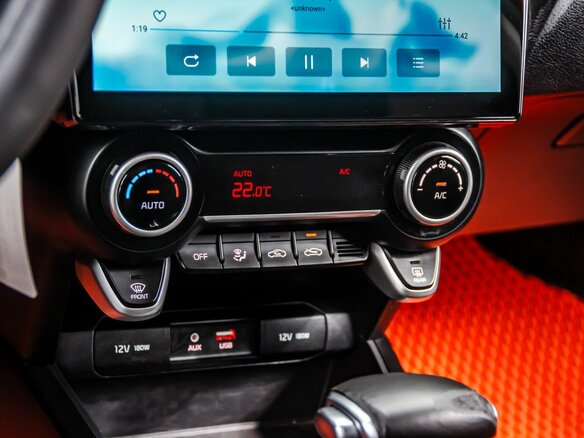 2017 Kia Rio IV, оранжевый, 1000000 рублей - вид 19