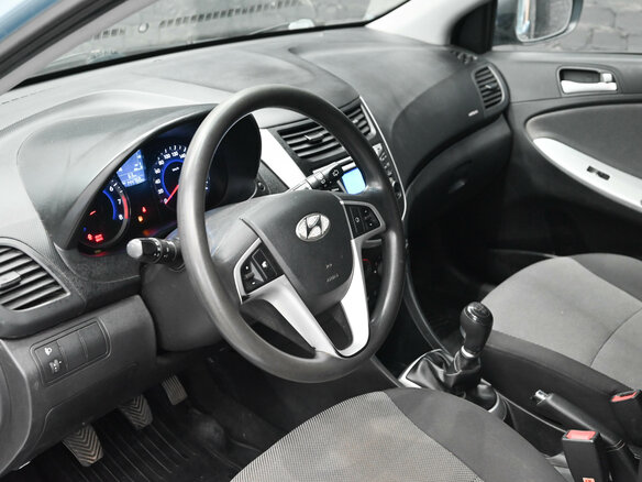 2012 Hyundai Solaris I, синий, 720000 рублей - вид 16
