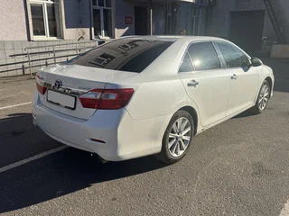 2012 Toyota Camry VII (XV50), белый, 1540000 рублей, вид 4