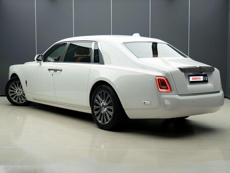 2023 Rolls-Royce Phantom Extended VIII Рестайлинг (Series II), белый, 49100000 рублей, вид 5