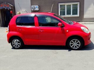2015 Toyota Passo II (C30), красный, 600000 рублей, вид 2