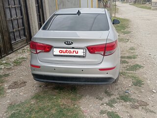 2017 Kia Rio III Рестайлинг, белый, 850000 рублей, вид 3