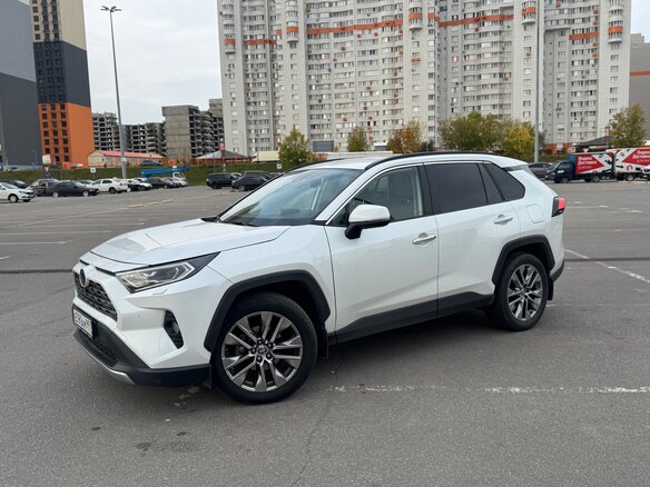 2021 Toyota RAV4 V (XA50), белый - вид 1