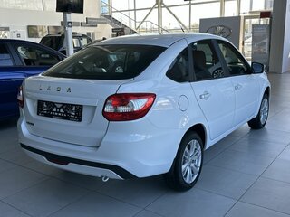 2026 Lada (ВАЗ) Granta I Рестайлинг, белый, 1218000 рублей, вид 4