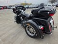 2017 Harley-Davidson Tri Glide, чёрный, 2799000 рублей - вид 4
