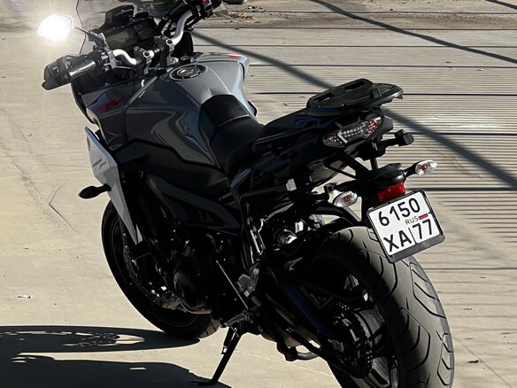 2018 Yamaha MT-09 Tracer (FJ-09), серый, 900000 рублей - вид 14