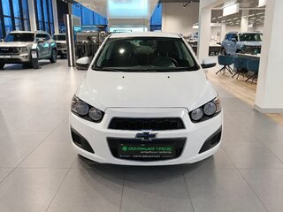 2014 Chevrolet Aveo II, белый, 499000 рублей, вид 2