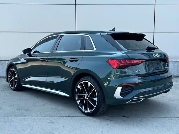 2022 Audi A3 Sportback 35 TFSI IV (8Y), зелёный, 2200000 рублей - вид 5