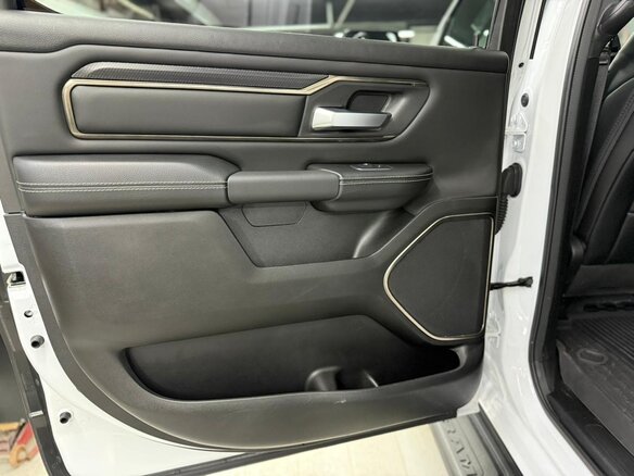 2023 Ram 1500 Crew Cab V, белый, 7700000 рублей - вид 17