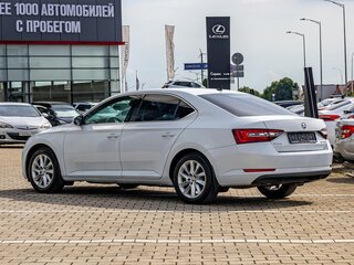 2018 Skoda Superb III, белый, 1615000 рублей, вид 4