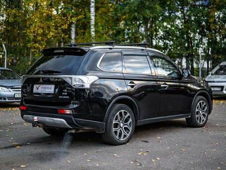 2014 Mitsubishi Outlander III Рестайлинг, чёрный, 1599000 рублей, вид 2
