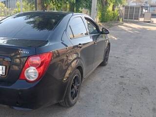 2013 Chevrolet Aveo II, чёрный, 650000 рублей, вид 2