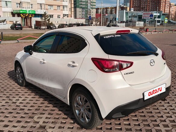 2015 Mazda Demio IV (DJ), белый, 970000 рублей - вид 5