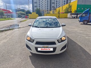 2015 Chevrolet Aveo II, белый, 600000 рублей, вид 2