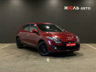 2014 Renault Megane III Рестайлинг, красный, 940000 рублей, вид 3