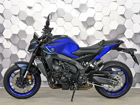 2024 Yamaha MT-09 (FZ-09), синий, 1249000 рублей, вид 4