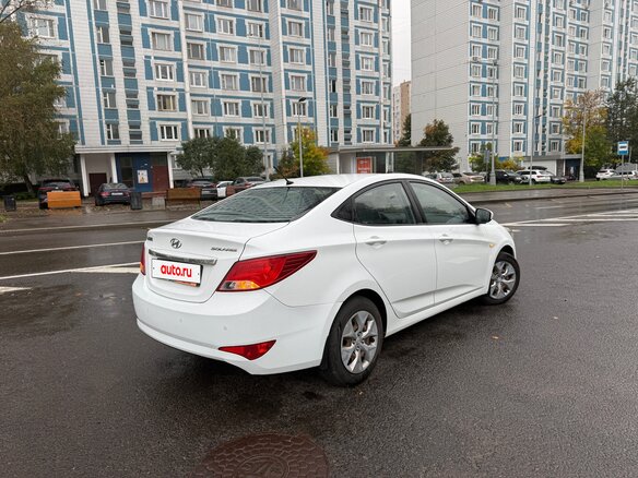 2015 Hyundai Solaris I Рестайлинг, белый, 1100000 рублей - вид 10