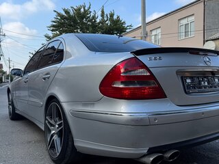 2004 Mercedes-Benz E-Класс 500 III (W211, S211), серебристый, 870000 рублей, вид 5
