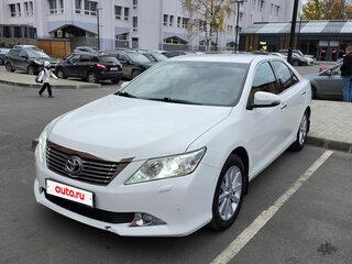 2014 Toyota Camry VII (XV50), белый, 2100000 рублей, вид 1