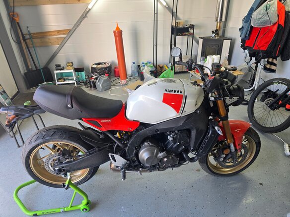 2026 Yamaha XSR900, белый, 1450000 рублей - вид 4