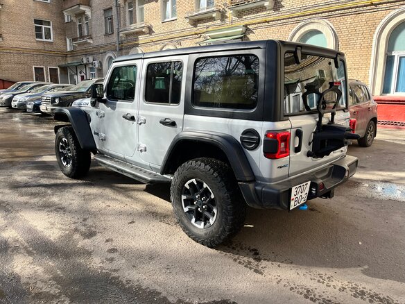 2024 Jeep Wrangler 4xe IV (JL) Рестайлинг, серебристый, 5999999 рублей - вид 13