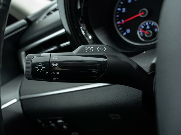 2020 Kia K5 III, чёрный, 2737000 рублей - вид 21