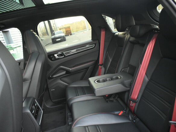 2021 Porsche Cayenne III, красный, 8990000 рублей - вид 18