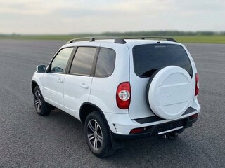 2017 Chevrolet Niva I Рестайлинг, белый, 550000 рублей, вид 4