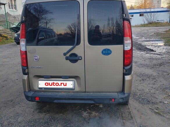 2011 Fiat Doblo I Рестайлинг, бежевый, 650000 рублей - вид 2