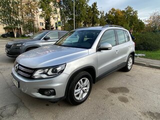 2015 Volkswagen Tiguan I Рестайлинг, серебристый, 1670000 рублей, вид 1