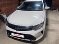 2016 Toyota Camry VII (XV50) Рестайлинг, белый, 2550000 рублей
