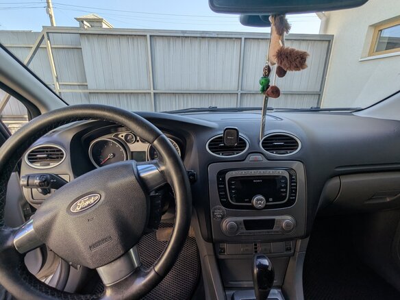 2009 Ford Focus II Рестайлинг, серебристый, 675000 рублей - вид 4
