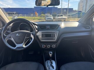2016 Kia Rio III Рестайлинг, белый, 1150000 рублей, вид 5
