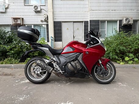 2010 Honda VFR 1200, красный, 750000 рублей, вид 2