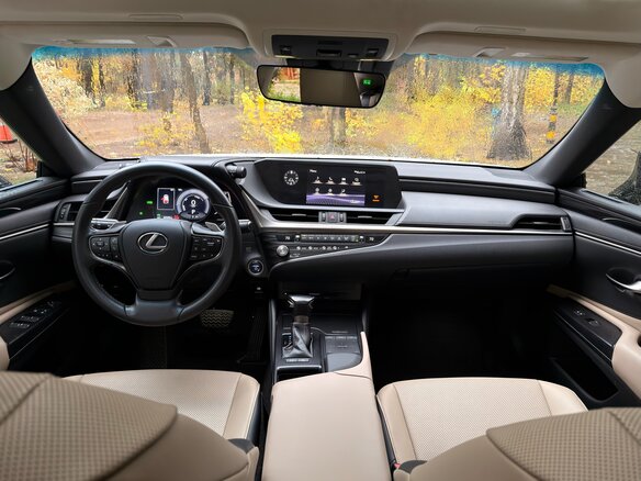 2020 Lexus ES 300h VII, белый, 4200000 рублей - вид 14