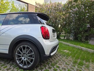 2023 Mini Hatch Cooper S III (F55/F56) Рестайлинг 2, белый, 4500000 рублей, вид 4