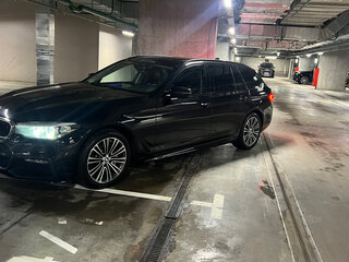 2019 BMW 5 серии 525d VII (G30/G31/G38), чёрный, 3390000 рублей, вид 2