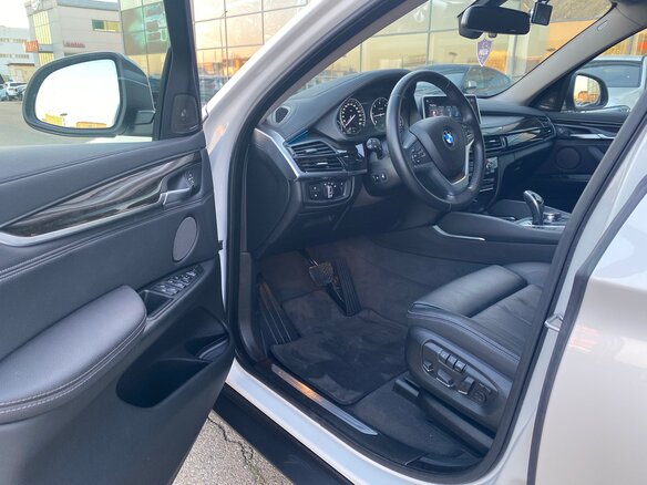 2017 BMW X6 30d II (F16), белый, 4850000 рублей - вид 8