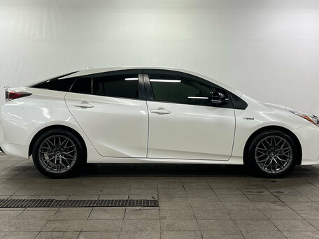 2016 Toyota Prius IV (XW50), белый, 1750000 рублей, вид 5