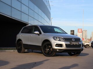 2012 Volkswagen Touareg II, серебристый, 1800000 рублей, вид 3