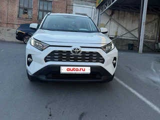 2019 Toyota RAV4 V (XA50), белый, 2850000 рублей, вид 1