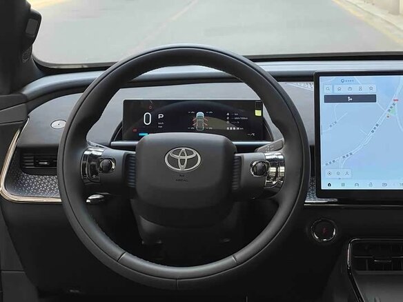 2026 Toyota bZ3X 58.3 kWh, чёрный, 2330000 рублей - вид 9