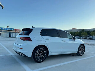 2023 Volkswagen Golf VIII, белый, 1535000 рублей, вид 5