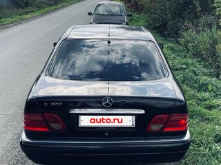 1997 Mercedes-Benz E-Класс 230 II (W210, S210), синий, 180000 рублей, вид 4