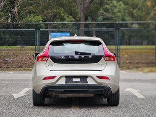2016 Volvo V40 II Рестайлинг, бежевый, 1040000 рублей, вид 4
