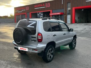 2004 Chevrolet Niva I, серебристый, 200000 рублей, вид 3