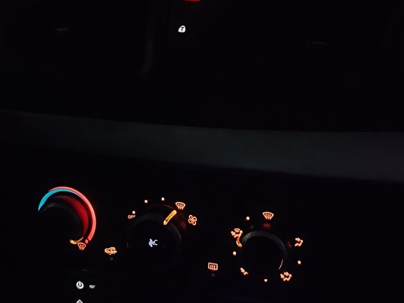 2012 Renault Megane III Рестайлинг, белый, 690000 рублей - вид 26
